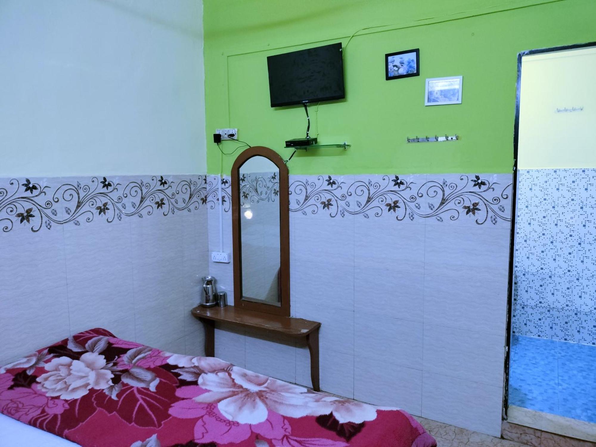 Beach Xaviers Guest House Colva Exterior photo